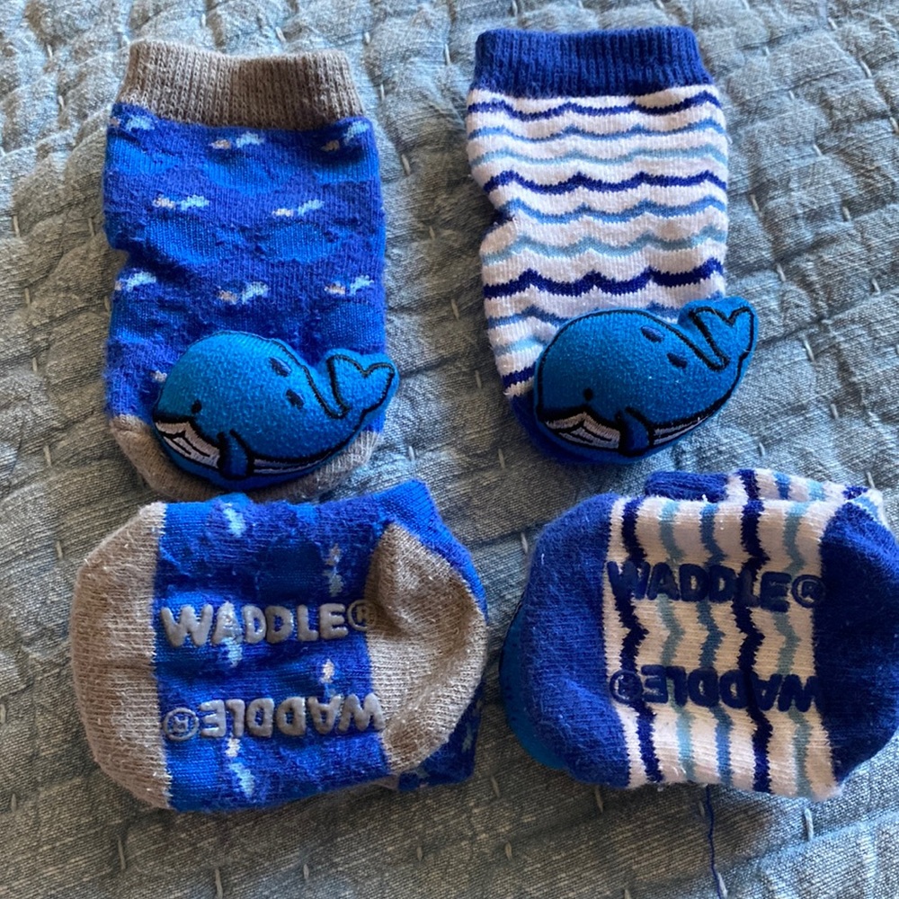 Waddle Rattle Baby Socks Whales 🐳 0-6 months